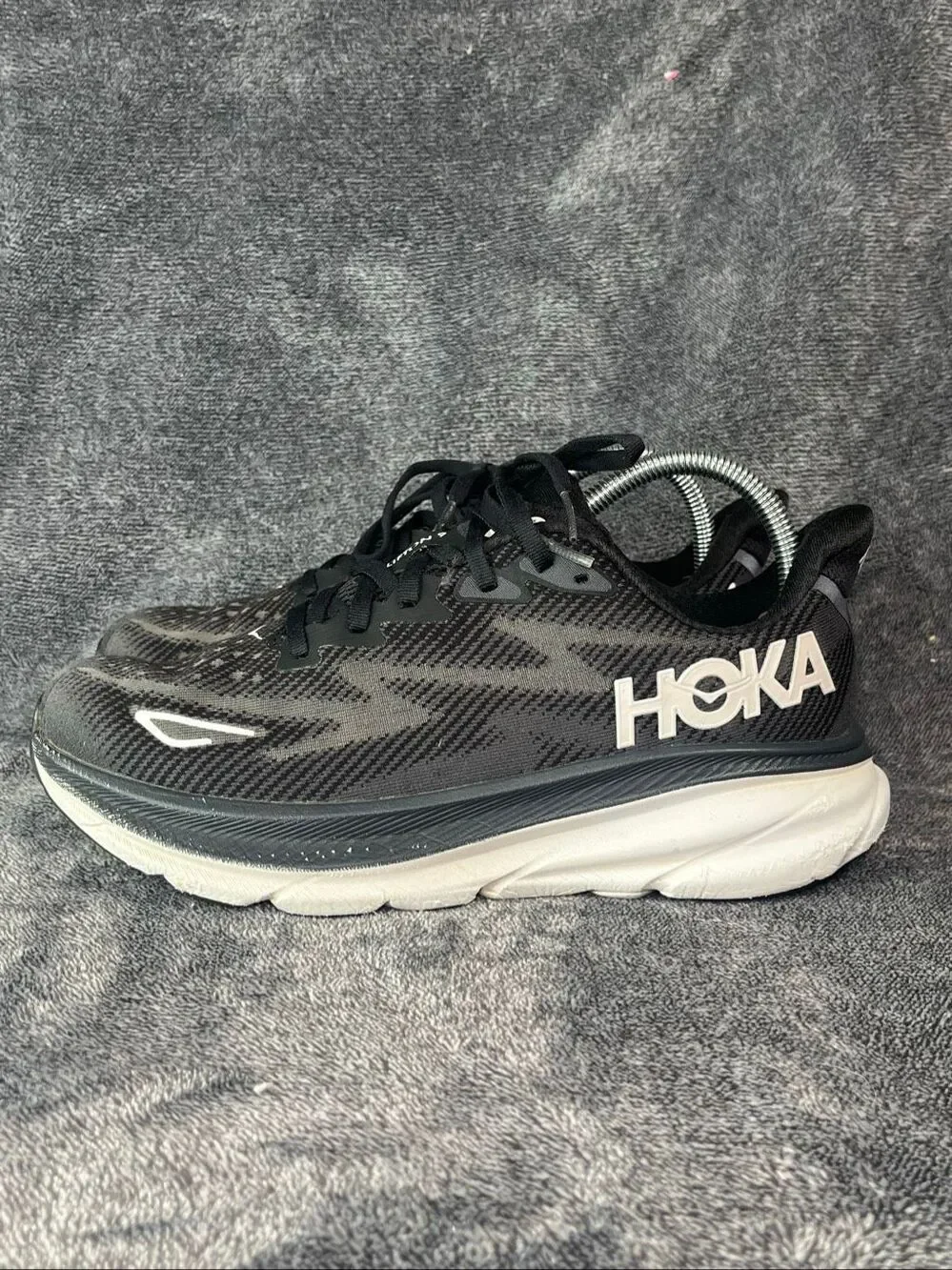 HOKA ONE ONE Clifton 9 Womens Size 8.5 B Black White Running Shoes 1127896-BWHT